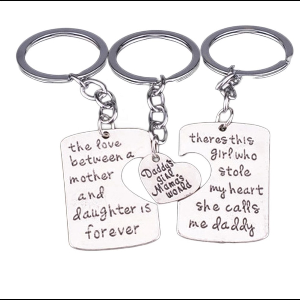 Daddy’s girl mamas world keychain set 💕💕💕
